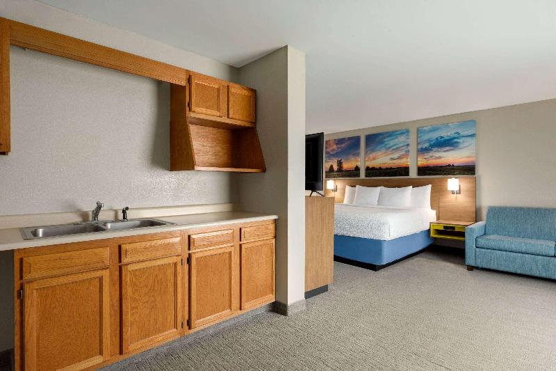 Days Inn by Wyndham Hillsboro image 4