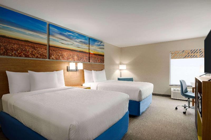 Days Inn by Wyndham Hillsboro image 2