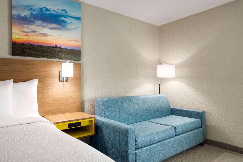 Days Inn by Wyndham Hillsboro image