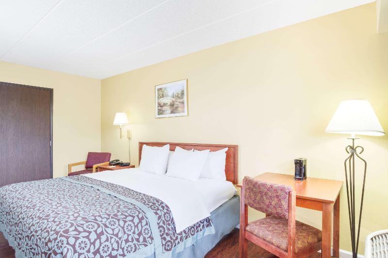 Days Inn By Wyndham Athens, Oh image