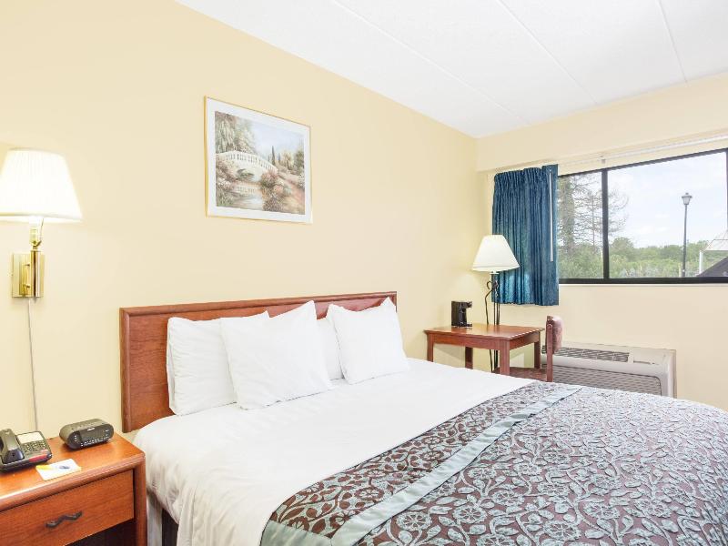 Days Inn By Wyndham Athens, Oh image