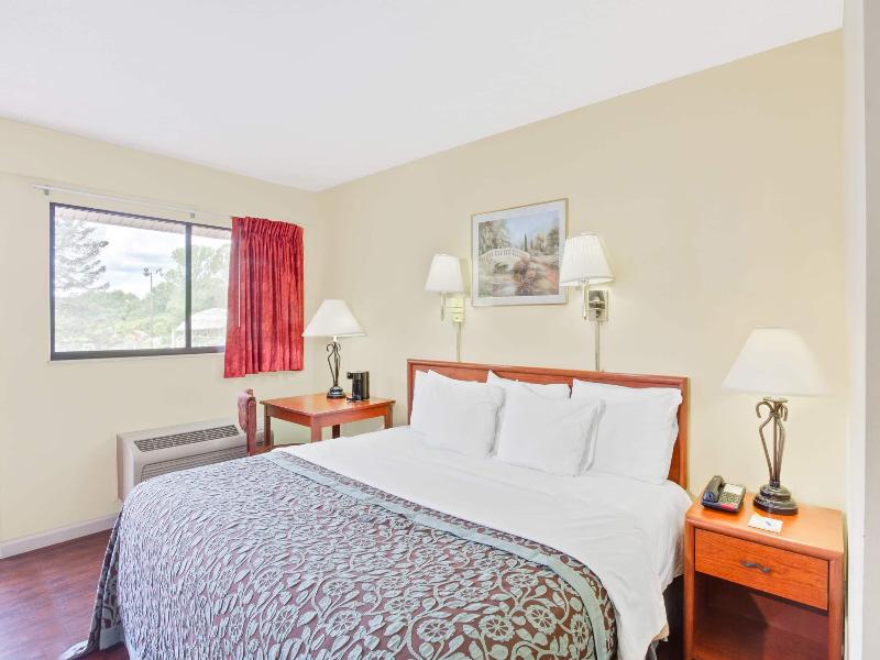 Days Inn By Wyndham Athens, Oh image