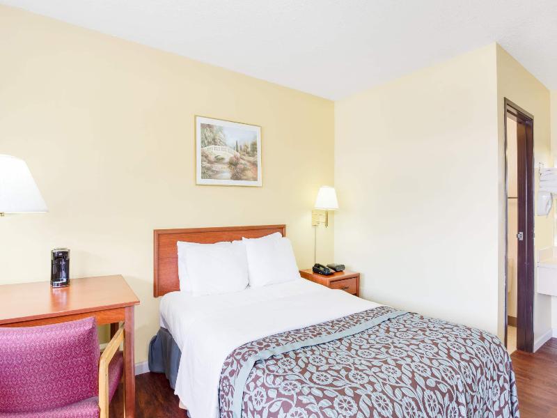 Days Inn By Wyndham Athens, Oh image