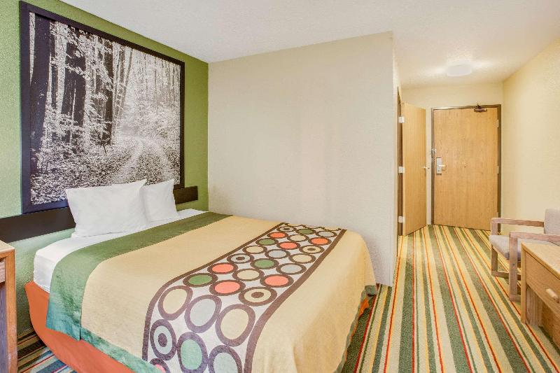 Super 8 by Wyndham Grayling image