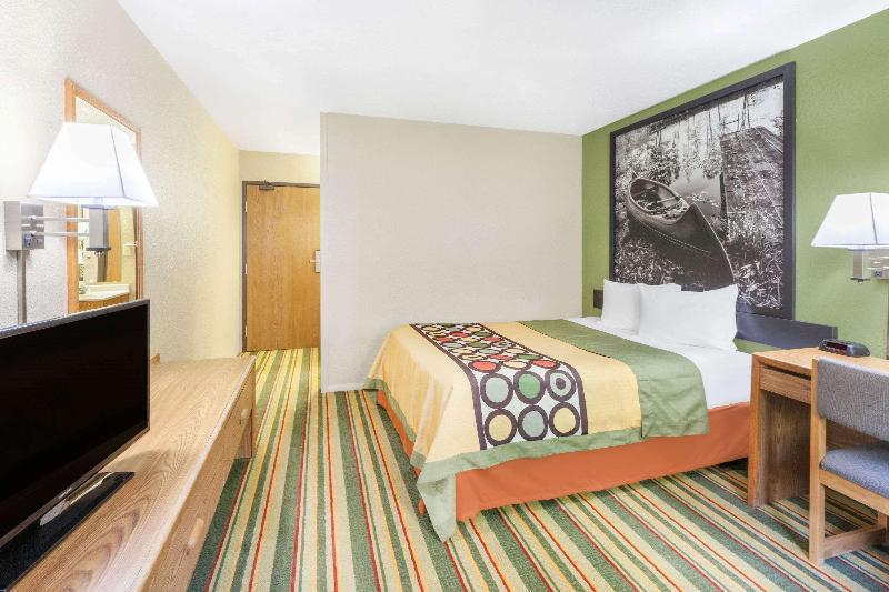 Super 8 by Wyndham Grayling image