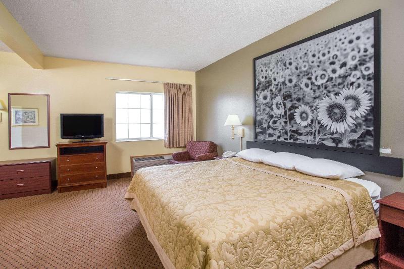 Super 8 By Wyndham Osage image