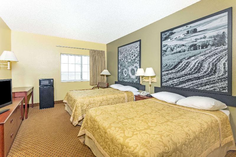 Super 8 By Wyndham Osage image