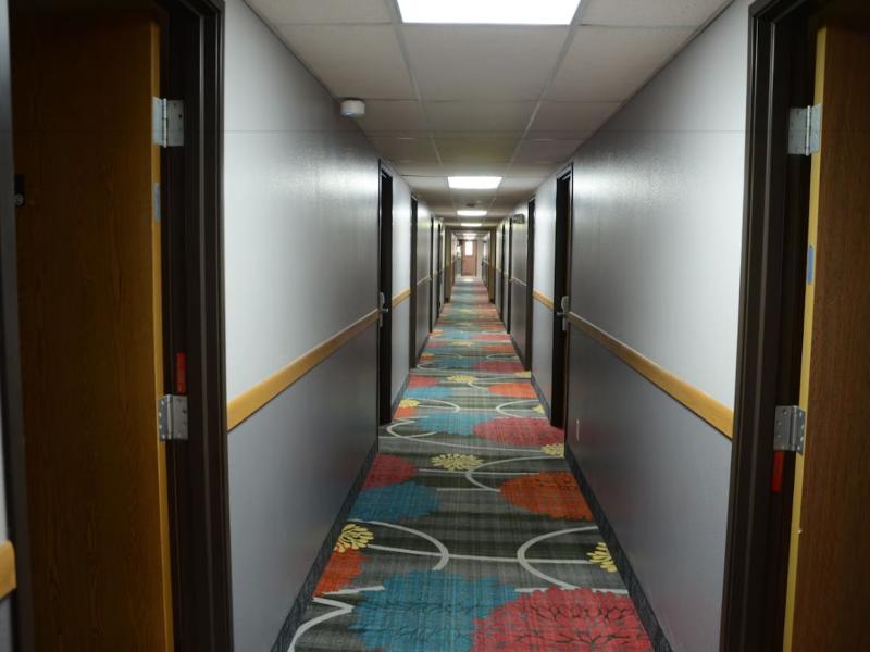 Super 8 by Wyndham Centerville image