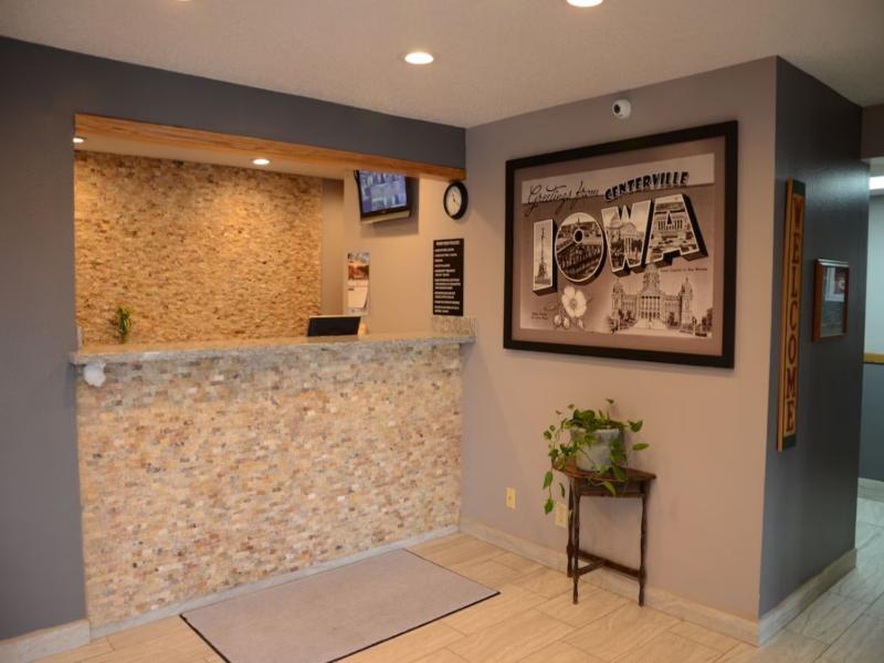 Super 8 by Wyndham Centerville image