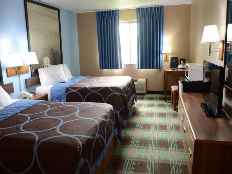Super 8 by Wyndham Centerville image
