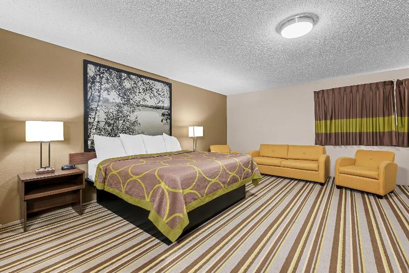 Super 8 By Wyndham Blue Earth image