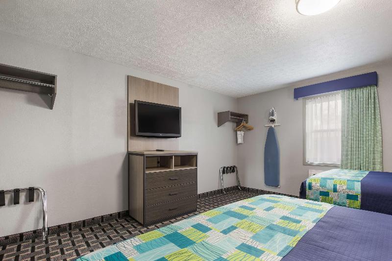 Knights Inn & Suites Salem image