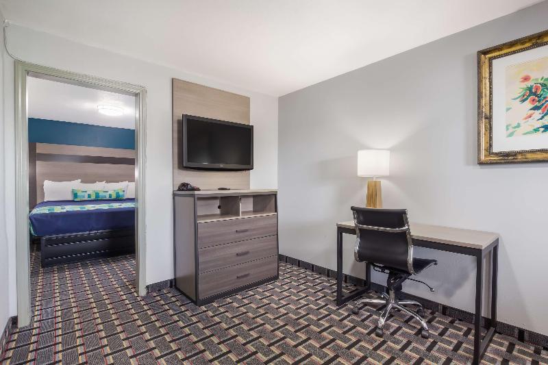 Knights Inn & Suites Salem image