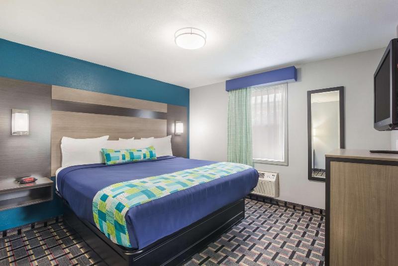 Knights Inn & Suites Salem image