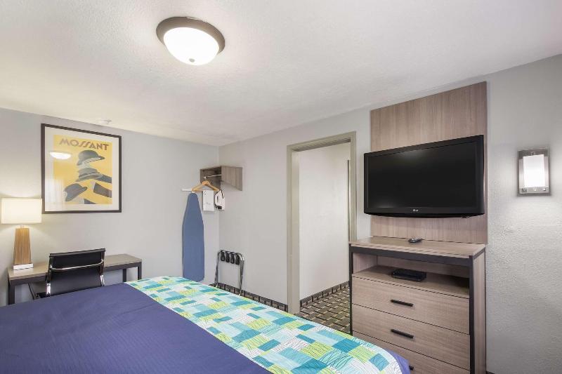 Knights Inn & Suites Salem image