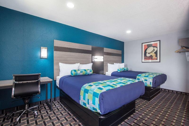 Knights Inn & Suites Salem image