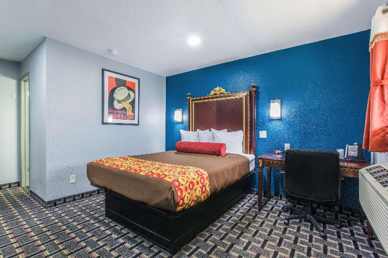 Knights Inn & Suites Salem image