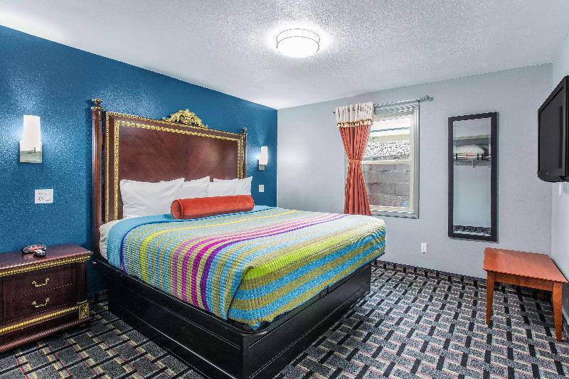 Knights Inn & Suites Salem image