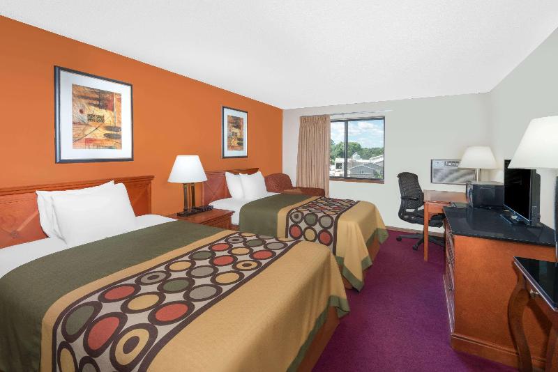 Super 8 by Wyndham Algona image