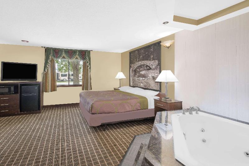 Super 8 By Wyndham Webster City Ia image