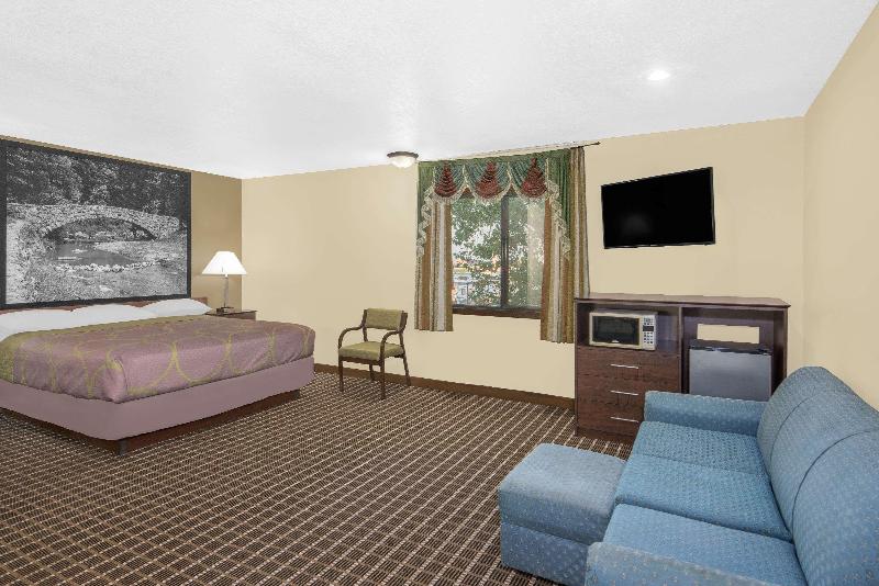 Super 8 By Wyndham Webster City Ia image