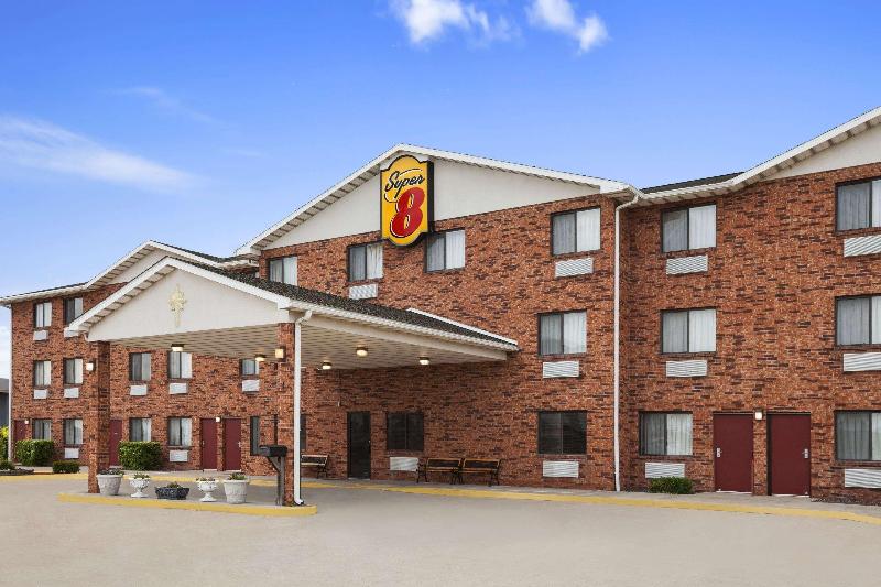 Super 8 By Wyndham Bowling Green image