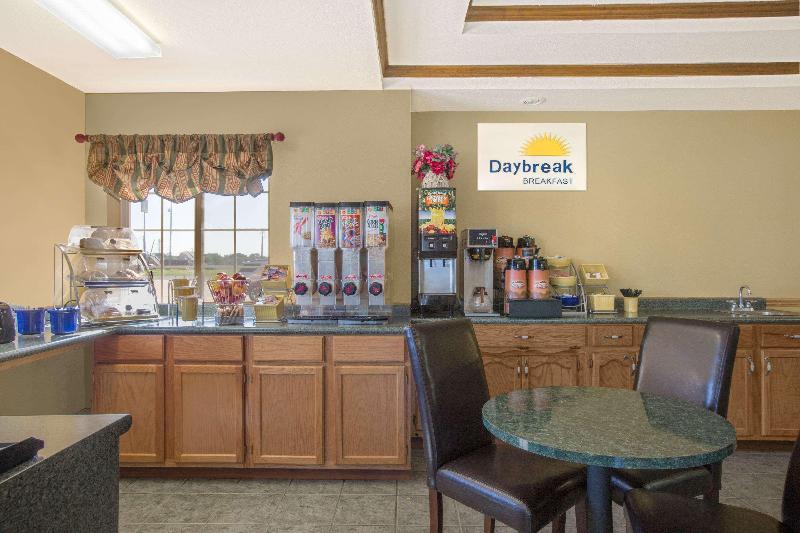 Days Inn By Wyndham Butler image 5
