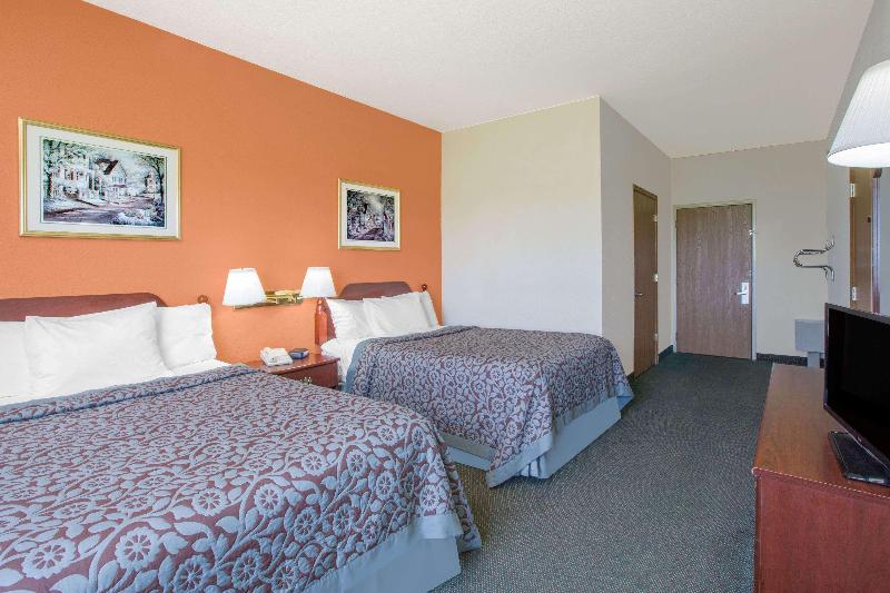 Days Inn By Wyndham Butler image 1