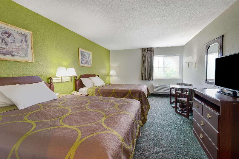 Super 8 by Wyndham De Soto image