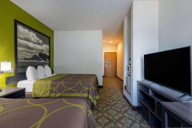 Super 8 by Wyndham De Soto image
