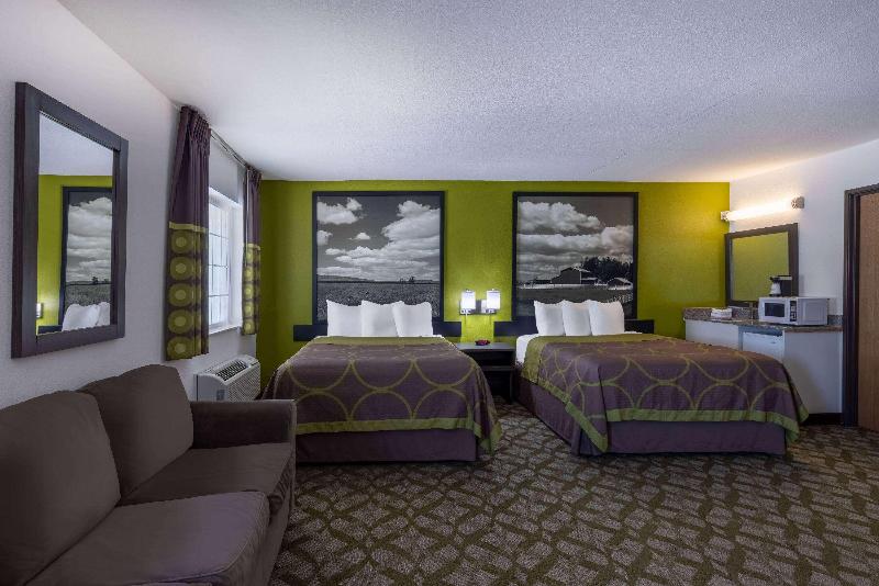 Super 8 by Wyndham De Soto image