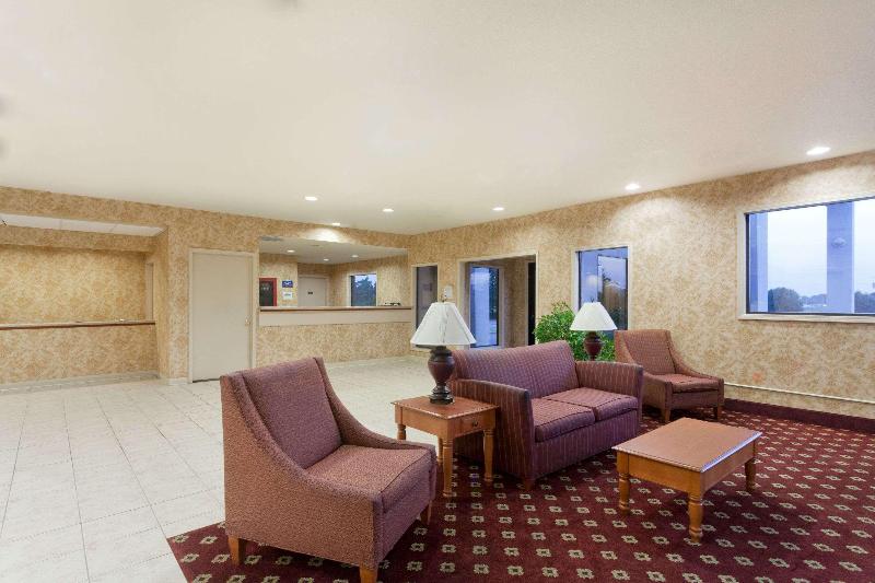 Days Inn & Suites By Wyndham Wynne image