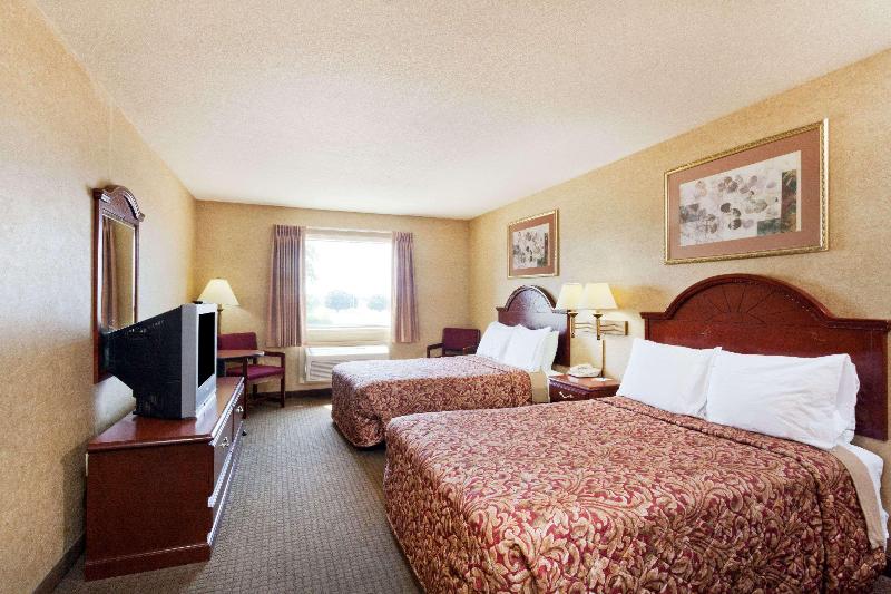 Days Inn & Suites By Wyndham Wynne image