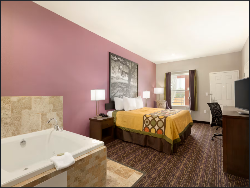 1 King Bed, Mobility/Hearing Accessible Room, Bathtub w/Grab Bars, Non-Smoking