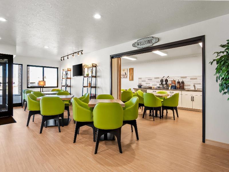 Super 8 by Wyndham Montpelier