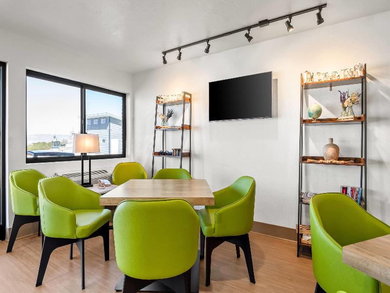 Super 8 by Wyndham Montpelier