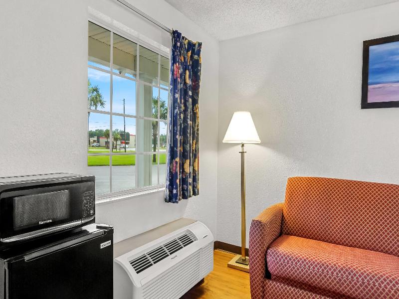Travelodge Suites by Wyndham MacClenny image