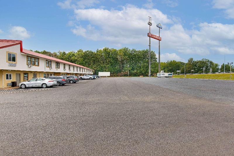 Days Inn by Wyndham Holladay image