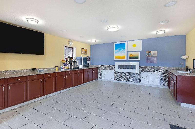 Days Inn by Wyndham Holladay image