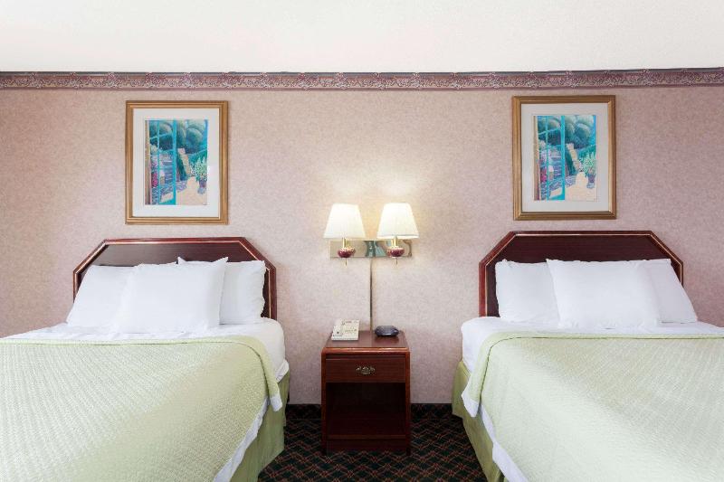 Days Inn by Wyndham Holladay image