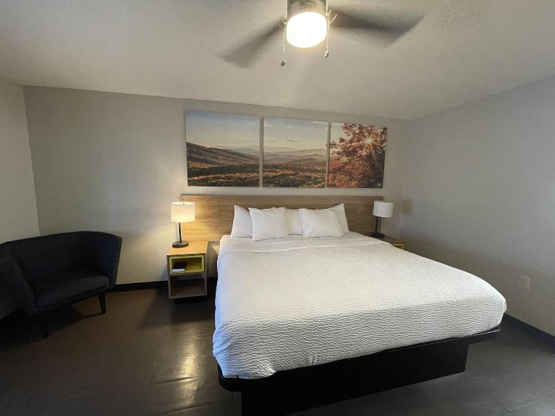Days Inn by Wyndham Holladay image