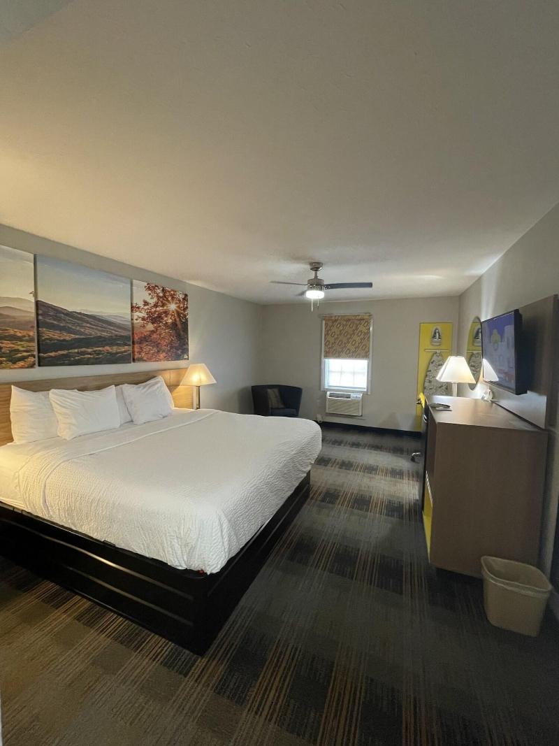 Days Inn by Wyndham Holladay image