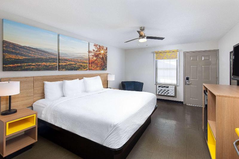Days Inn by Wyndham Holladay image