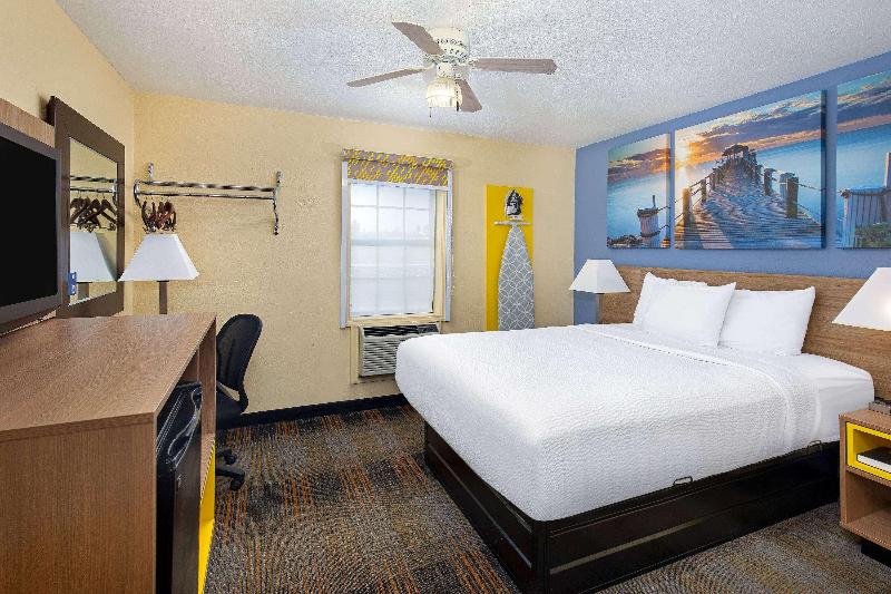 Days Inn by Wyndham Holladay image 8