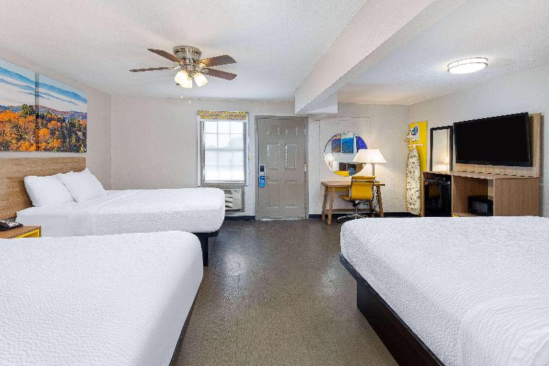 Days Inn by Wyndham Holladay image
