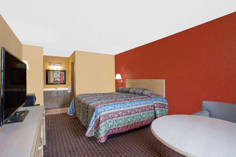 Knights Inn Wildersville image