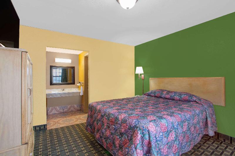 Knights Inn Wildersville image