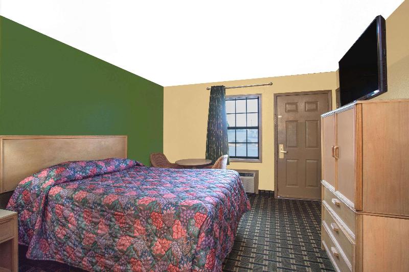 Knights Inn Wildersville image
