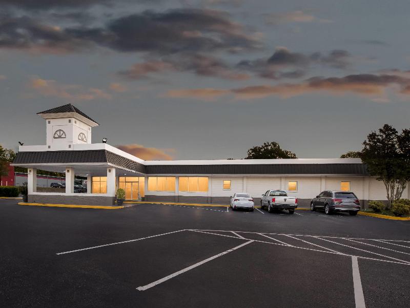 Super 8 by Wyndham Gaffney image