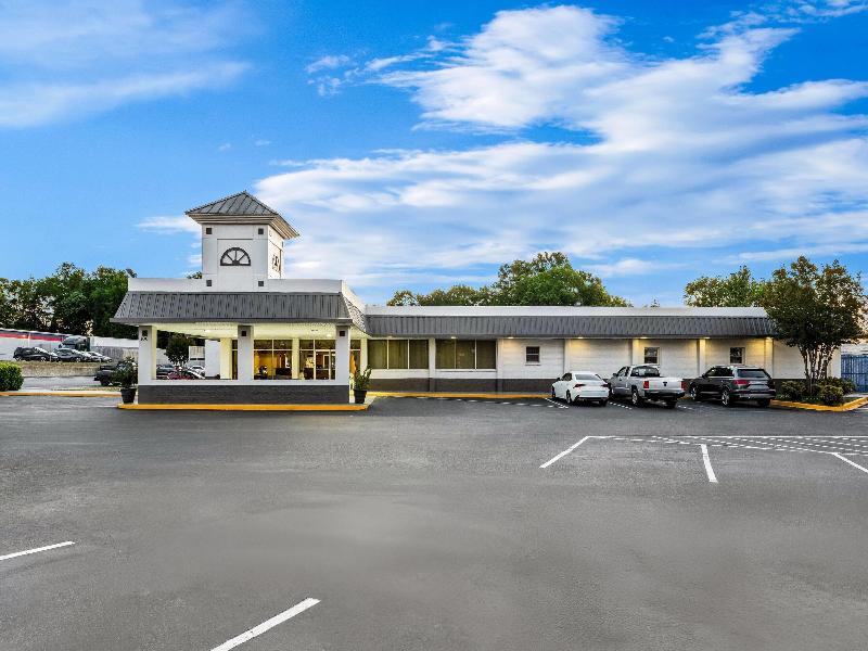 Super 8 by Wyndham Gaffney image